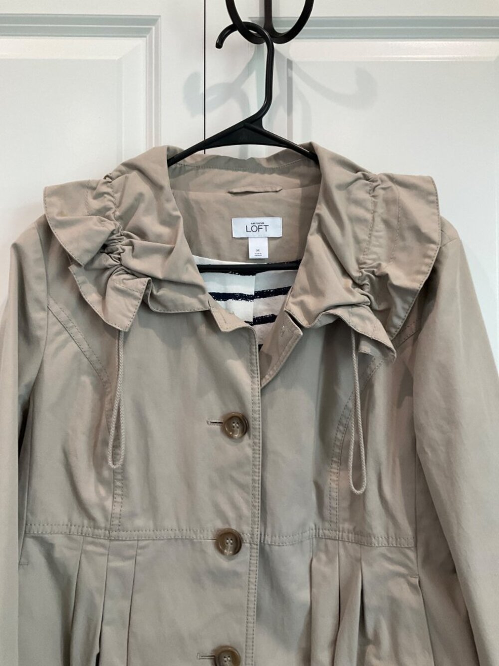 Ann Taylor LOFT Khaki Women's jacket size Medium - Picture 3 of 8